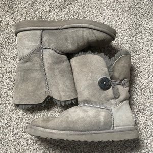 UGG Bailey Button Gray Boots | Size 8